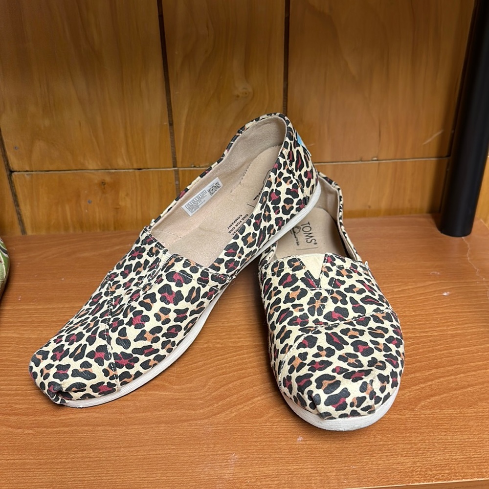 Leopard Toms